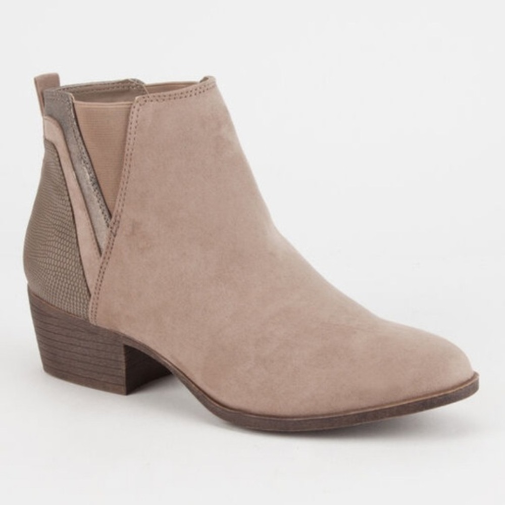 MADDEN GIRL taupe metallic/snake booties!!